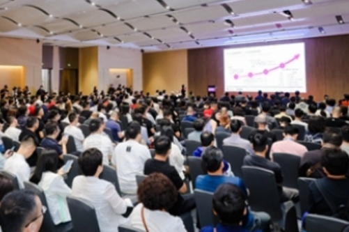 《2026年中國(guó)禮品行業(yè)展望白皮書》發(fā)布 “差異化”和“質(zhì)價(jià)比”是關(guān)鍵詞